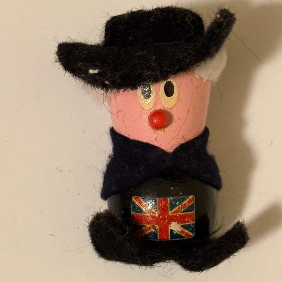 Lot of 9 Kellogg’s vintage cereal premium toys 1970s collectibles wood and felt - Picture 7 of 12